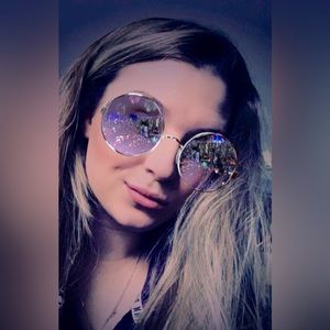 Meet your Posher, Taelor